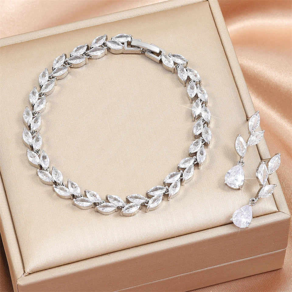 PARIS CRYSTAL EARRING AND BRACELET SET IN GOLD OR SILVER